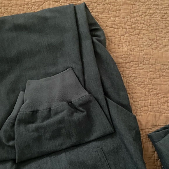 FIGS Scrub Set - Picture 4 of 4